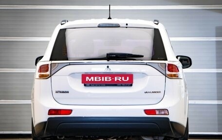 Mitsubishi Outlander III рестайлинг 3, 2013 год, 967 000 рублей, 5 фотография