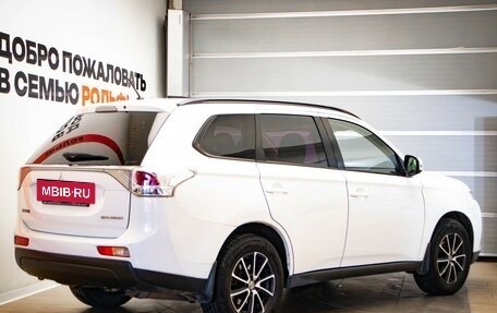 Mitsubishi Outlander III рестайлинг 3, 2013 год, 967 000 рублей, 4 фотография