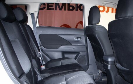 Mitsubishi Outlander III рестайлинг 3, 2013 год, 967 000 рублей, 22 фотография