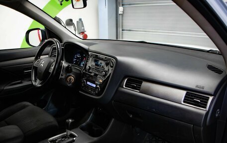 Mitsubishi Outlander III рестайлинг 3, 2013 год, 967 000 рублей, 20 фотография