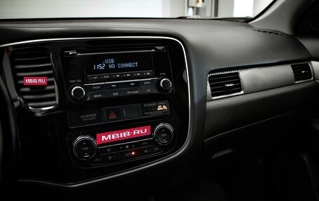 Mitsubishi Outlander III рестайлинг 3, 2013 год, 967 000 рублей, 18 фотография