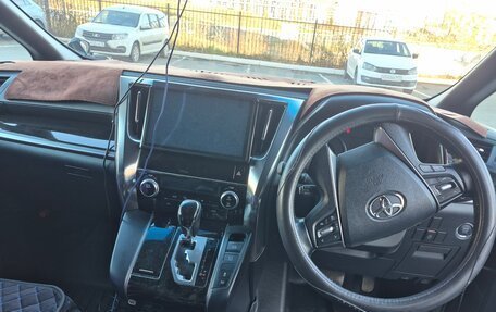 Toyota Vellfire II, 2017 год, 3 800 000 рублей, 7 фотография