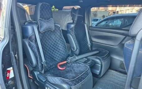 Toyota Vellfire II, 2017 год, 3 800 000 рублей, 5 фотография