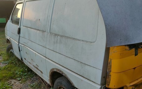 Volkswagen Transporter T4, 2000 год, 190 000 рублей, 2 фотография