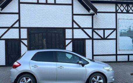 Toyota Auris II, 2010 год, 1 050 000 рублей, 2 фотография