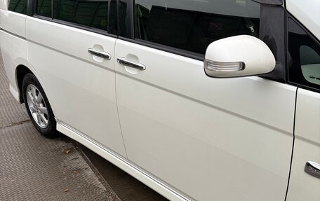 Toyota ISis I, 2011 год, 1 200 000 рублей, 4 фотография