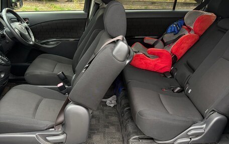 Toyota ISis I, 2011 год, 1 200 000 рублей, 11 фотография