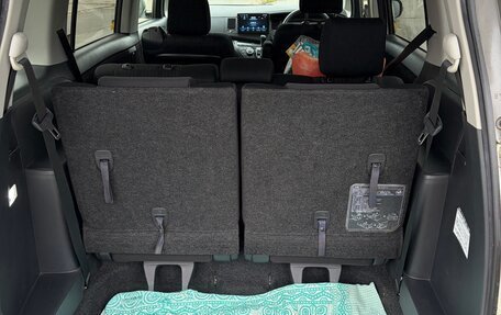 Toyota ISis I, 2011 год, 1 200 000 рублей, 13 фотография