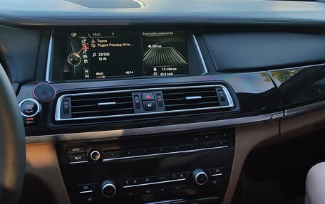 BMW 7 серия, 2012 год, 1 860 000 рублей, 19 фотография