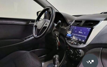 Hyundai Solaris II рестайлинг, 2016 год, 800 000 рублей, 5 фотография