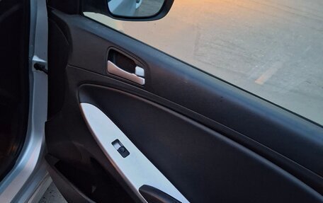 Hyundai Solaris II рестайлинг, 2011 год, 830 000 рублей, 7 фотография