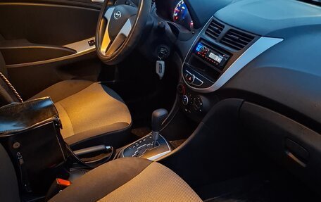 Hyundai Solaris II рестайлинг, 2011 год, 830 000 рублей, 5 фотография