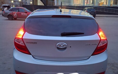 Hyundai Solaris II рестайлинг, 2011 год, 830 000 рублей, 4 фотография