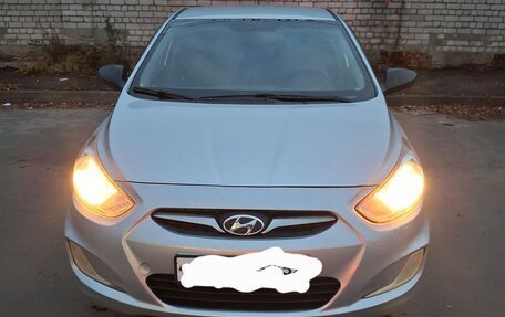 Hyundai Solaris II рестайлинг, 2011 год, 830 000 рублей, 10 фотография