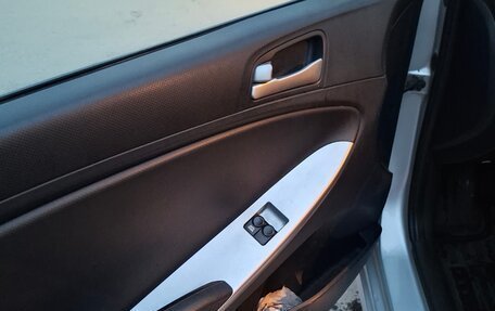 Hyundai Solaris II рестайлинг, 2011 год, 830 000 рублей, 12 фотография