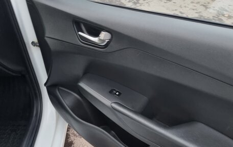 Hyundai Solaris II рестайлинг, 2020 год, 1 750 000 рублей, 6 фотография