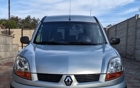 Renault Kangoo II рестайлинг, 2003 год, 580 000 рублей, 1 фотография