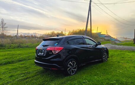 Honda Vezel, 2017 год, 1 830 000 рублей, 2 фотография