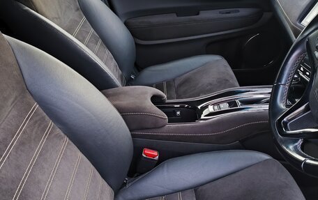 Honda Vezel, 2017 год, 1 830 000 рублей, 3 фотография