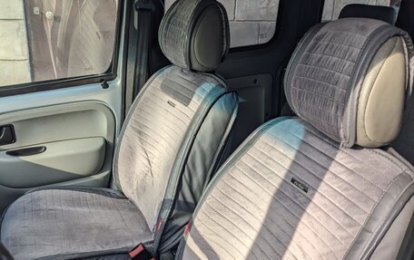 Renault Kangoo II рестайлинг, 2003 год, 580 000 рублей, 19 фотография