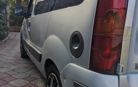 Renault Kangoo II рестайлинг, 2003 год, 580 000 рублей, 20 фотография