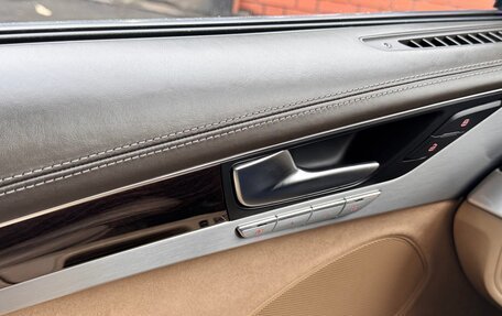 Audi A8, 2015 год, 3 300 000 рублей, 28 фотография