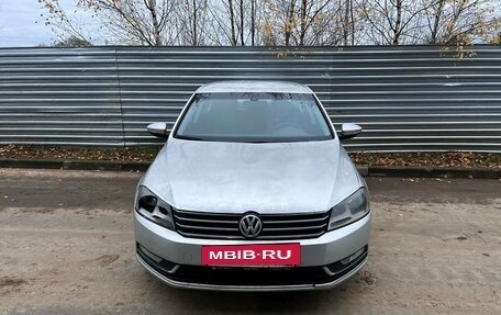 Volkswagen Passat B7, 2011 год, 745 000 рублей, 2 фотография