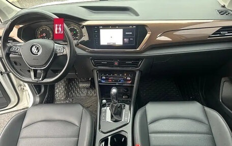 Volkswagen Tharu, 2022 год, 1 760 000 рублей, 9 фотография