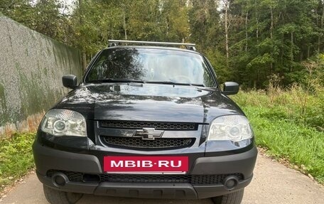 Chevrolet Niva I рестайлинг, 2018 год, 645 000 рублей, 2 фотография