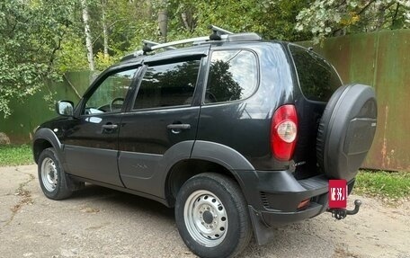 Chevrolet Niva I рестайлинг, 2018 год, 645 000 рублей, 3 фотография