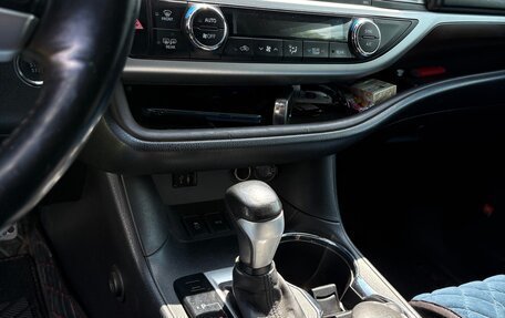 Toyota Highlander III, 2014 год, 2 850 000 рублей, 4 фотография