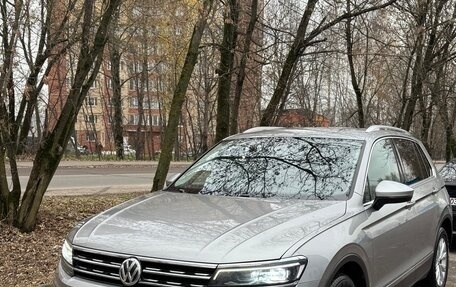 Volkswagen Tiguan II, 2017 год, 2 090 000 рублей, 3 фотография
