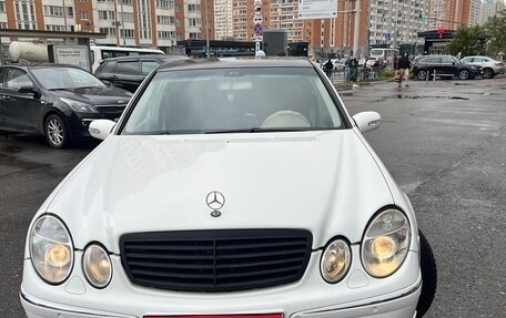 Mercedes-Benz E-Класс, 2004 год, 650 000 рублей, 1 фотография