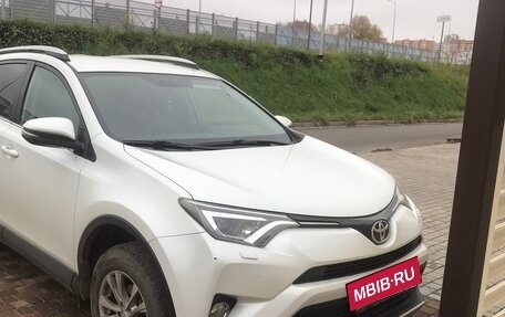 Toyota RAV4, 2018 год, 2 500 000 рублей, 3 фотография