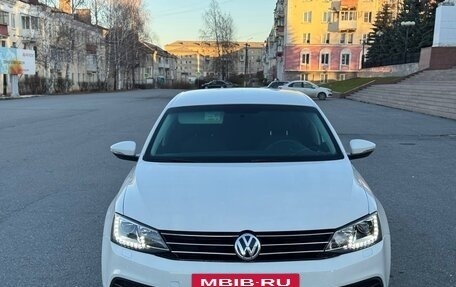 Volkswagen Jetta VI, 2015 год, 950 000 рублей, 2 фотография