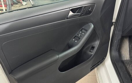 Volkswagen Jetta VI, 2015 год, 950 000 рублей, 11 фотография