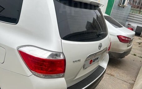 Toyota Highlander III, 2011 год, 2 000 000 рублей, 5 фотография