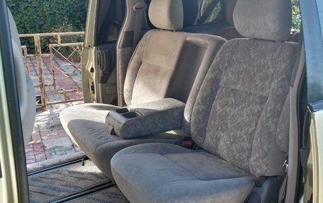 Toyota Estima III рестайлинг -2, 2000 год, 650 000 рублей, 11 фотография