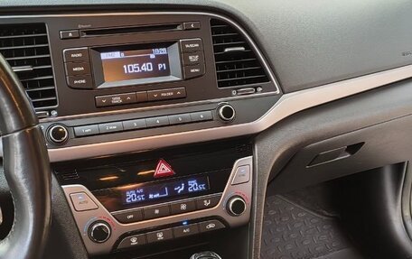 Hyundai Elantra VI рестайлинг, 2017 год, 1 450 000 рублей, 9 фотография