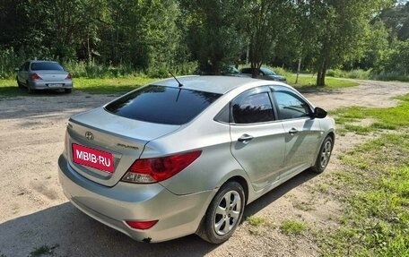 Hyundai Solaris II рестайлинг, 2011 год, 650 000 рублей, 1 фотография