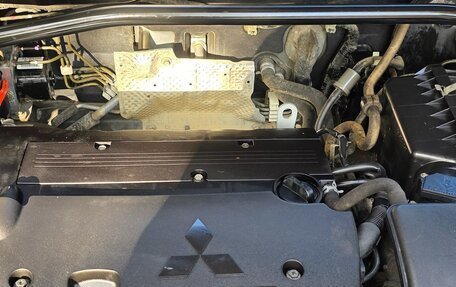 Mitsubishi Outlander III рестайлинг 3, 2008 год, 1 022 000 рублей, 24 фотография