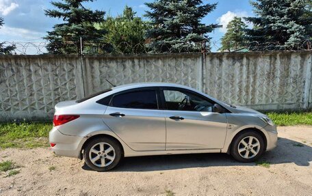 Hyundai Solaris II рестайлинг, 2011 год, 650 000 рублей, 2 фотография