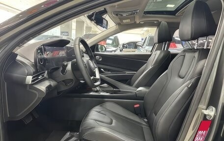 Hyundai Elantra, 2024 год, 1 990 000 рублей, 9 фотография