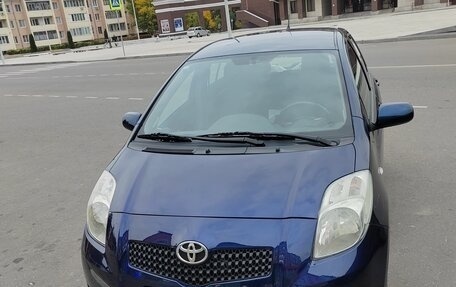 Toyota Yaris III рестайлинг, 2007 год, 650 000 рублей, 1 фотография