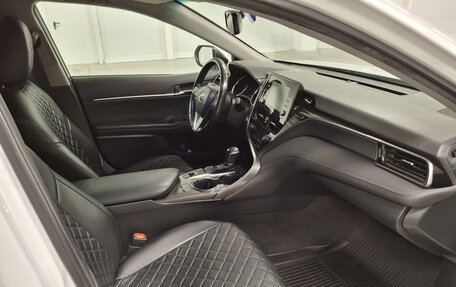 Toyota Camry, 2021 год, 2 500 000 рублей, 13 фотография