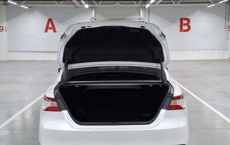 Toyota Camry, 2021 год, 2 500 000 рублей, 12 фотография