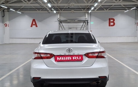 Toyota Camry, 2021 год, 2 500 000 рублей, 7 фотография