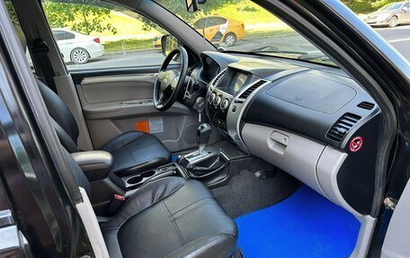 Mitsubishi Pajero Sport II рестайлинг, 2013 год, 1 650 000 рублей, 21 фотография