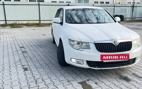 Skoda Superb III рестайлинг, 2012 год, 850 000 рублей, 3 фотография