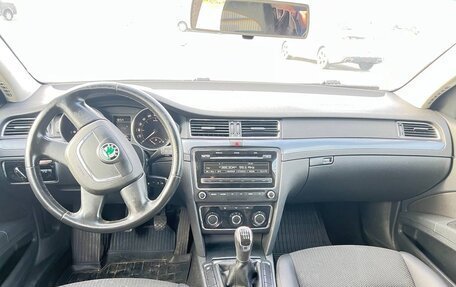 Skoda Superb III рестайлинг, 2012 год, 850 000 рублей, 11 фотография